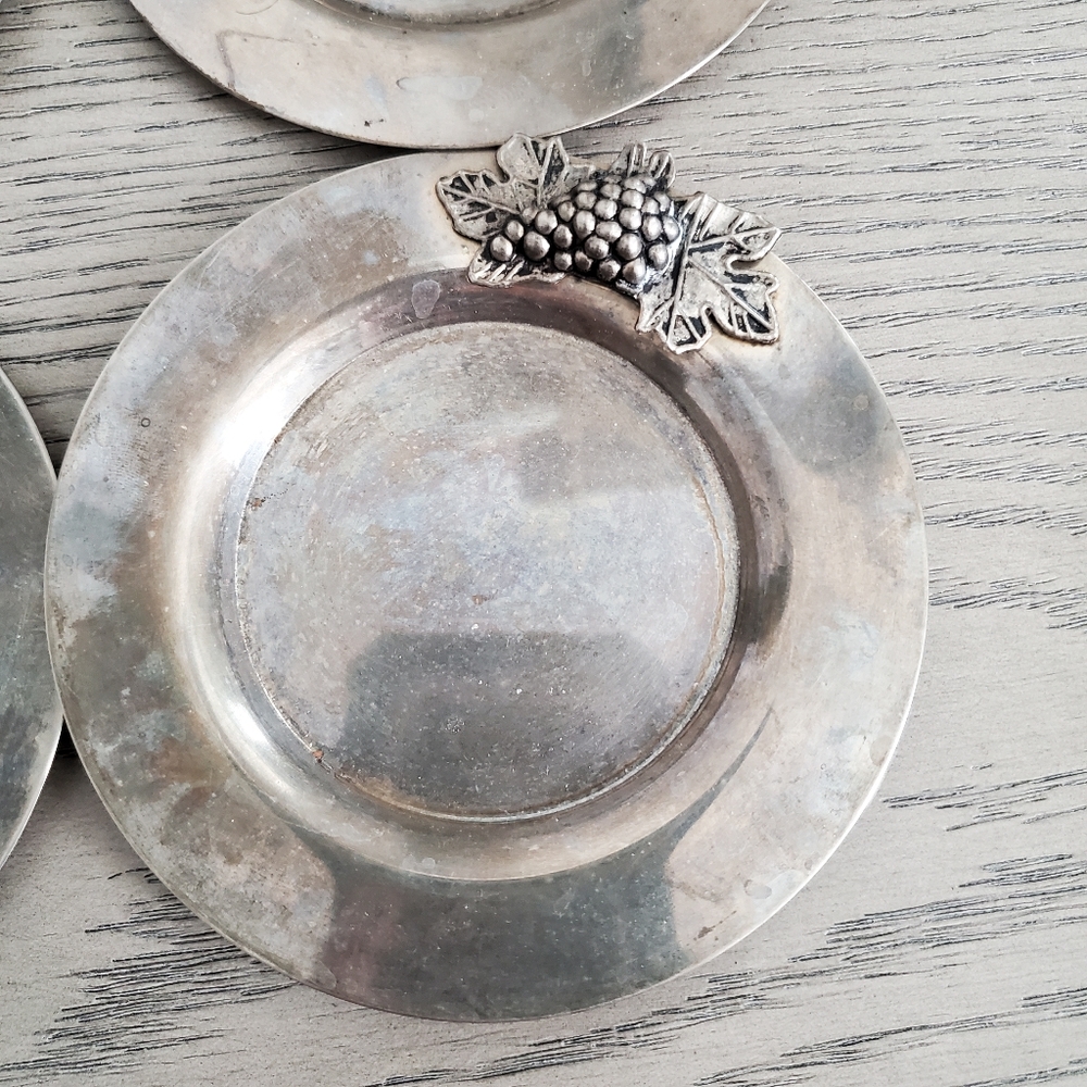 vintage French silver plated metal round shaped drinks coaster / drink mat